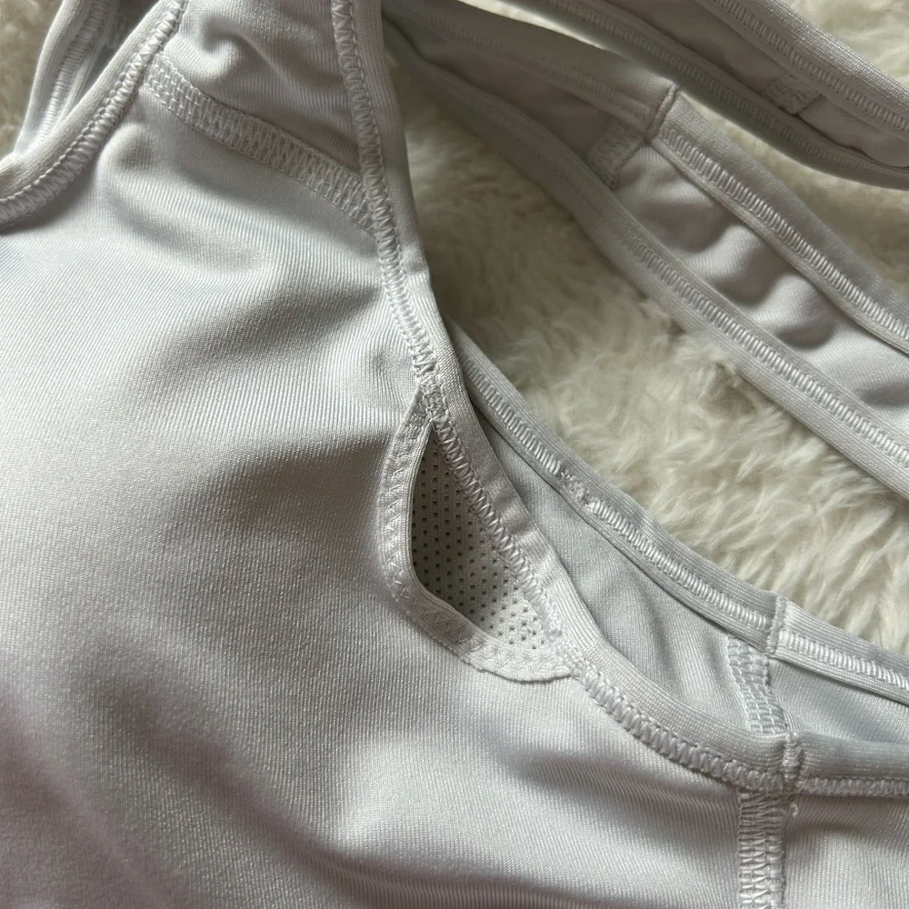 Nike Lot of 2 Sports Bras XS Windrunner Cross Back & Nike Pro Swoosh Padded